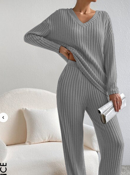 Cross-border two-piece suit for women 2025 autumn new style fashion casual straight pants temperament loose V-neck pit striped knitted suit