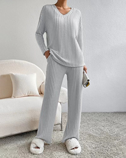 Cross-border two-piece suit for women 2025 autumn new style fashion casual straight pants temperament loose V-neck pit striped knitted suit