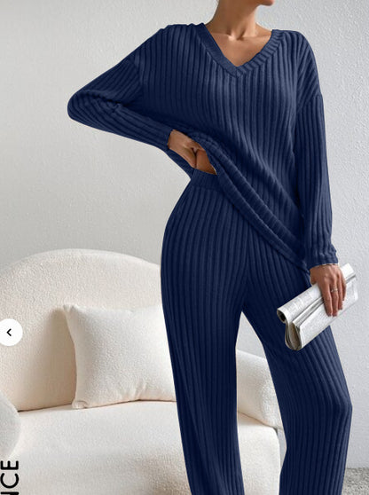 Cross-border two-piece suit for women 2025 autumn new style fashion casual straight pants temperament loose V-neck pit striped knitted suit
